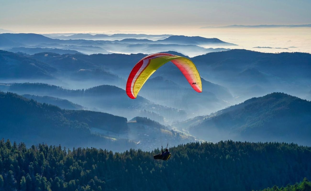 paraglider-4751693_1280 (1)